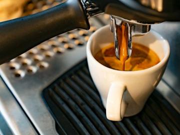 Пиенето на кафе веднага след събуждане невинаги е добра идея