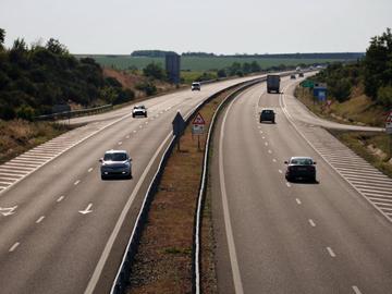 Шофьор подал сигнал на тел. 112: Патрулка на АМ "Тракия" ми пречи да карам по-бързо