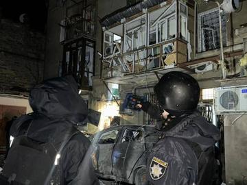 Пожари и разрушения в Одеса след масирана руска въздушна атака