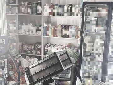 Откриха 1 тон храни без документи в магазин на димитровградския пазар и в дома на собственика