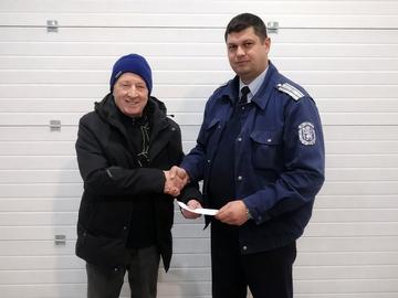 Пътни полицаи от Шумен върнаха изгубени пари на мъж от Добрич