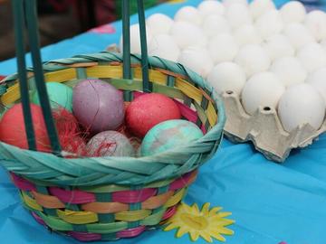 Яйца, козунак, агнешко - колко струва трапезата за Великден?