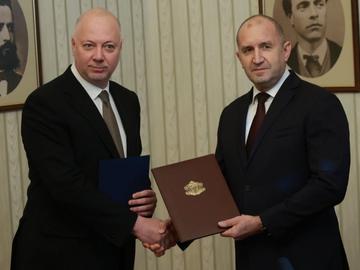 Росен Желязков върна мандата с искане за избори на 29 март