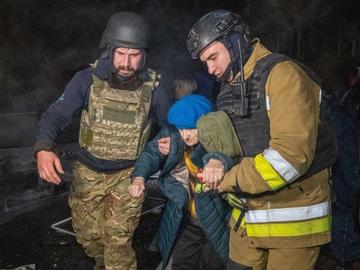 Масирана атака с дронове срещу Харков взе жертви и рани деца