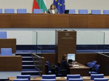 След заканата на Борисов: Парламентът спря работа поради липса на кворум