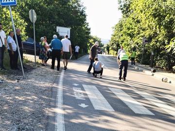 Кола помете мотопед с момче и момиче на 16 и 17 г. край Мездра, загинаха на място