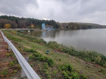 След бедственото положение: Установиха незаконни тръби на язовира в Николово