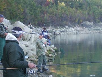 На три язовира е разрешен риболов в Шуменско по време на размножителния период на рибите