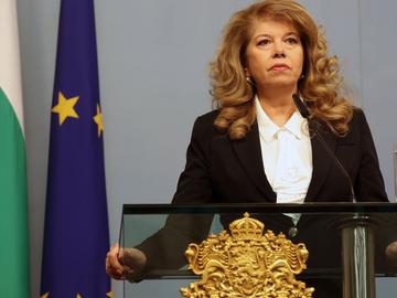 Илияна Йотова връчва първия мандат за съставяне на кабинет на 7 май
