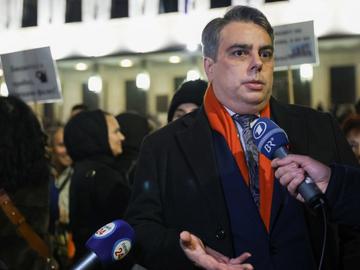 ПП-ДБ внасят в петък вота на недоверие срещу правителството, обявиха и нов протест