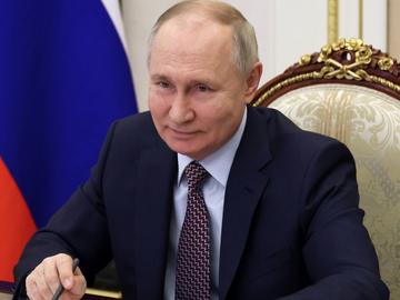 Путин уволни 4-ма зам.-министри на отбраната и назначи своя роднина на мястото на един от тях