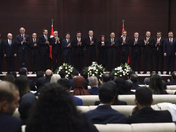 Ердоган готви чистка в кабинета заради загубата на местния вот, 7 министри са на мушка