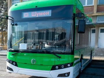 Частният превозвач ще плаща на Община Шумен 4 812 лв. месечен наем за електрическите автобуси
