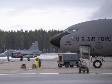 Военнослужещи от 13 страни от НАТО участват в учения в Далечния север на Норвегия