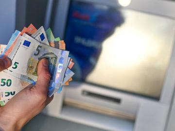 Средната заплата у нас расте с 13% за година, надхвърли 1400 евро