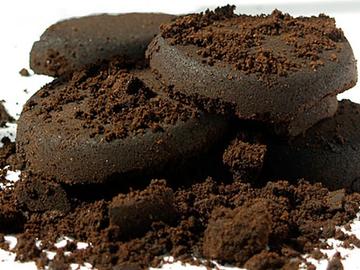 Иновация: Учени от БАН разработват батерия от утайка за кафе