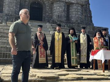Обмислят подмяна на 380 каменни блока от облицовката на паметника на Шипка