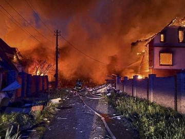 Русия атакува Западна Украйна с дронове и ракети, Полша вдигна изтребители