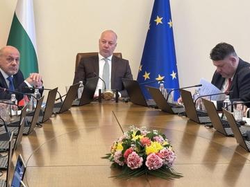 Кабинетът създаде държавно дружество "Магазин за хората"