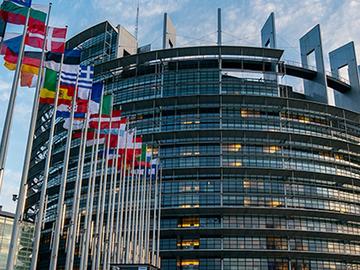 Европейският парламент замрази ратифицирането на търговското споразумение между ЕС и САЩ