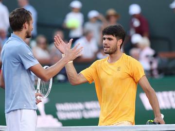 Солиден Медведев спря серията на Алкарас и ще играе за трофея в Индиън Уелс
