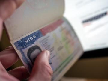 САЩ налагат пауза на интервютата за получаване на имигрантски визи по целия свят
