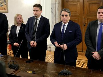 ПП-ДБ ще спират с нови протести "атентата срещу Изборния кодекс"