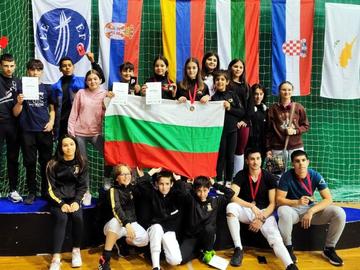 Медали за фехтовачи от Шумен от турнир по рапира и Европейска купа в Зренянн, Сърбия