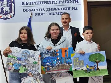 Рисунки на ученици от Шуменско участват на националния конкурс „Аз и детското полицейско управление“