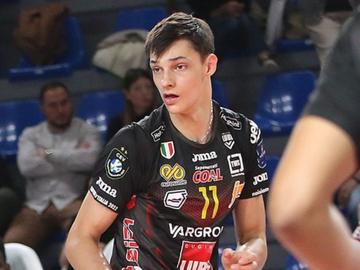 Алекс Николов с невероятен мач срещу шампиона, взе приза MVP