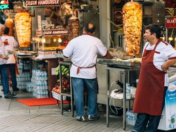 Над 150 строители са в болници в Анкара със съмнения за хранително натравяне