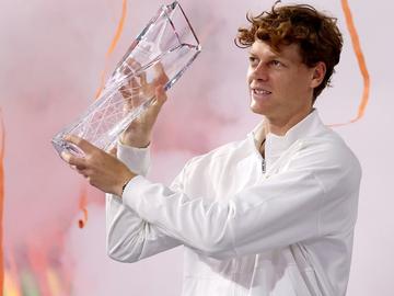 Пълна доминация: Синер "затвори" първия Слънчев дубъл в историята без загубен сет