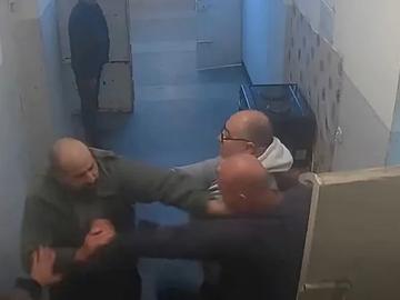 19 дни преди Йотова да го помилва, Петричкият Ескобар раздава крушета в затвора