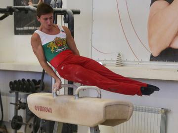 Кевин Пенев се класира за финала на земя на Световната купа по спортна гимнастика в Хърватия