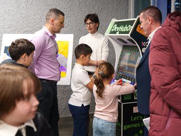 Снимка:  „Космосът и човекът“