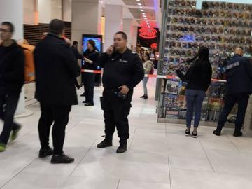 С един удар в сърцето с джобно ножче е убит 15-годишният Красимир в столичния мол