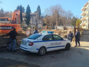 Подпорна стена се срути в Стара Загона, загина работник