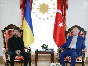 Ердоган се срещна със Зеленски в двореца "Долмабахче" в Истанбул