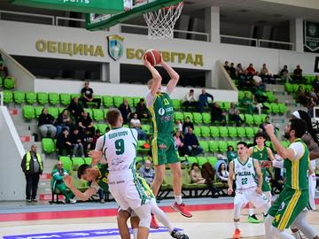 В Ботевград лидерът в НБЛ „Балкан“ не остави шансове за победа на „Шумен“
