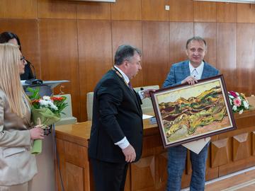 Шумен отличи заслужили творци и общественици на празнична сесия