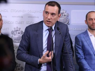 И Терзиев ходил в хижа "Петрохан" с децата си, дарил 70-80 хил. евро на Ивайло Калушев