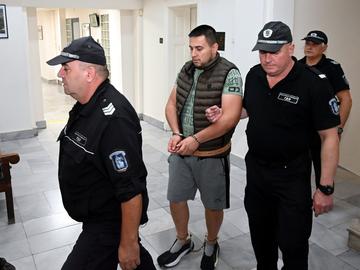 Намалиха доживотната присъда на Айдън, който уби приятелката си