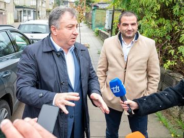 Кметът Христо Христов и управителят на  „Надежда Ви строй“ ЕООД Владимир Йорданов