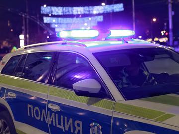 Детска разпра прерасна в скандал между бащите, единият блъсна другия с кола