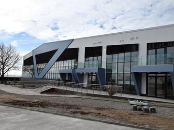 По комплекса текат довършителни дейности.