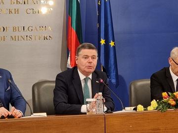 България може да приеме еврото през 2025 г., заяви председателят на Еврогрупата Паскал Донахю