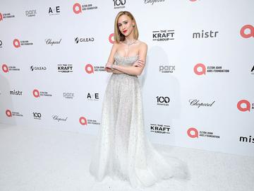 Мария Бакалова блести на звездното парти на Елтън Джон