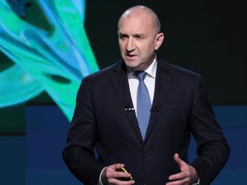 ПБ обяви пълната си програма: Ниски и плоски данъци и ограничаване на дефицита