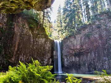Легендарен американски водопад бе обявен за продажба