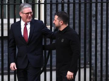 Стармър ще е домакин на среща със Зеленски, Макрон и Мерц в понеделник